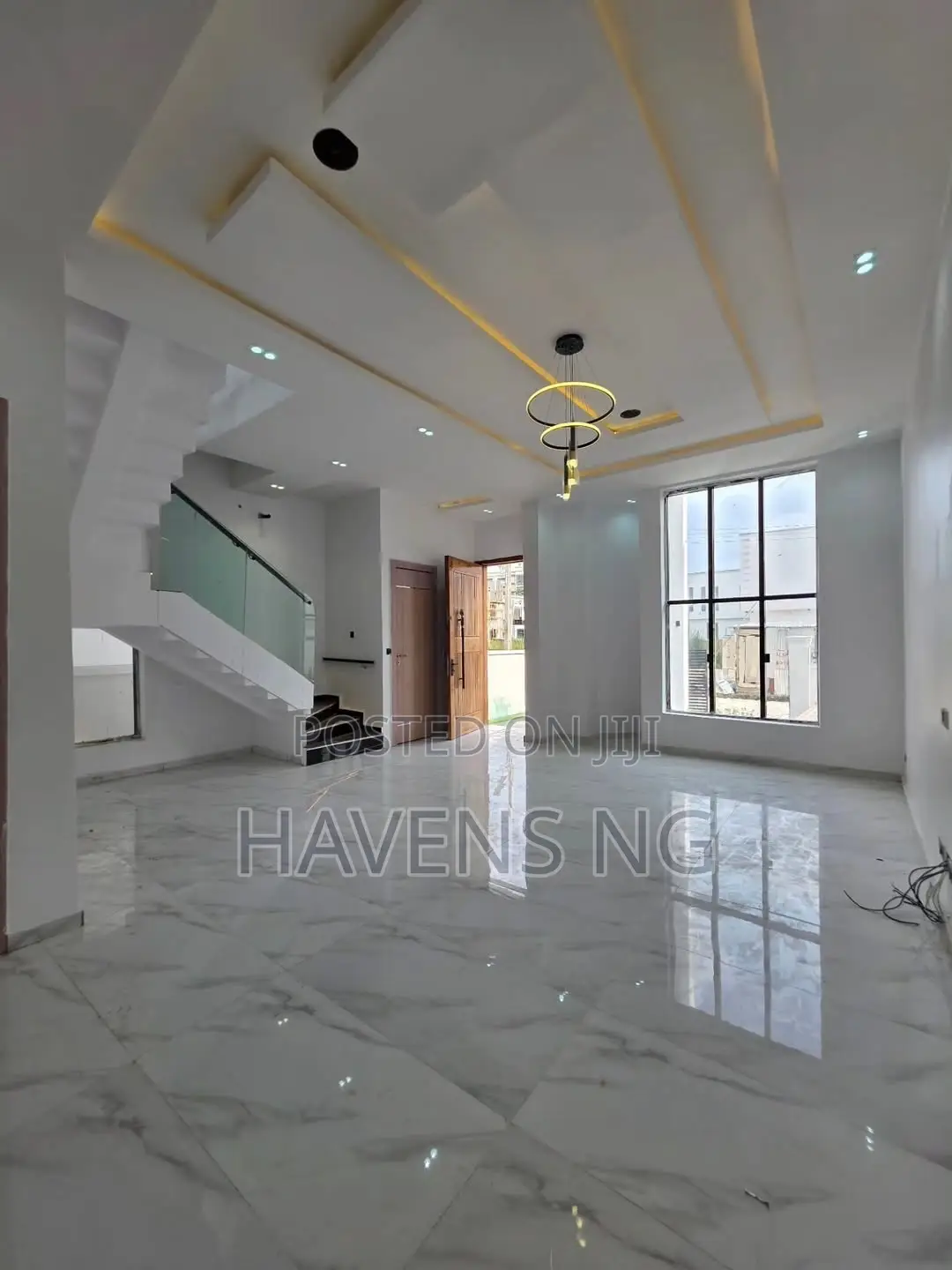 4bdrm Duplex in Chevron for sale in Chevron