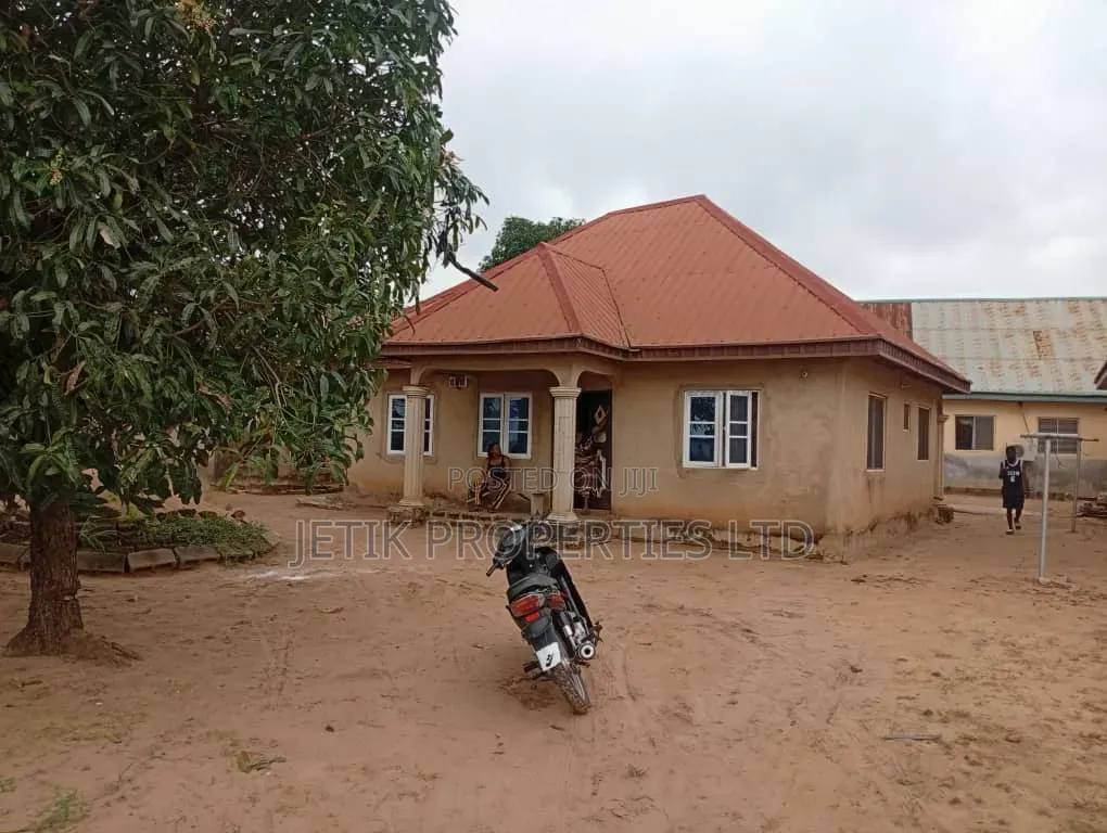 3bdrm Bungalow in Nyon, Makurdi for sale in Makurdi