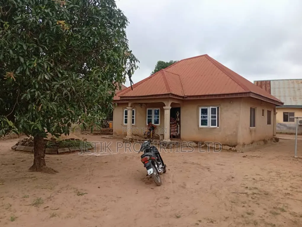 3bdrm Bungalow in Nyon, Makurdi for sale in Makurdi
