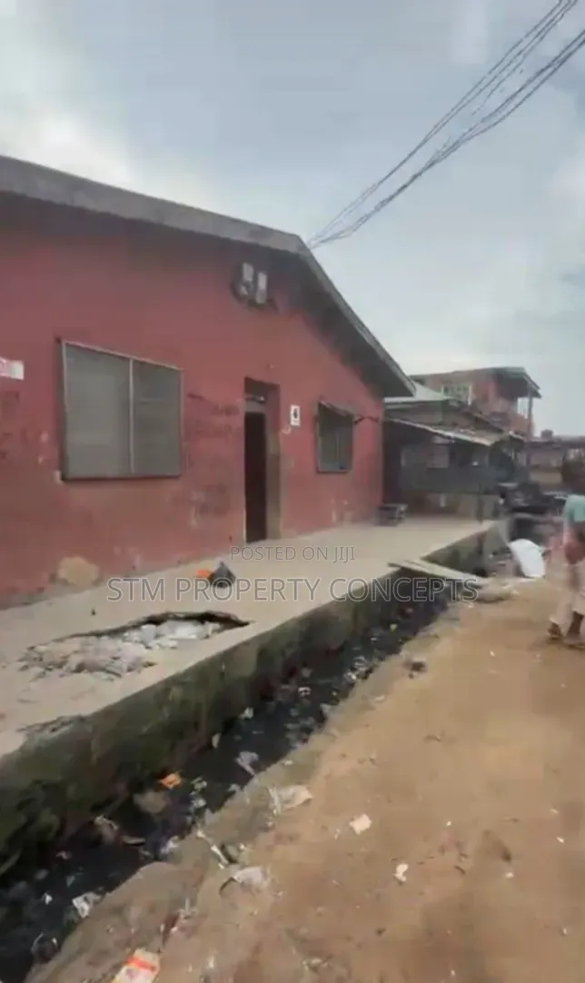 Full Plot of Land for Sale Off Ogo Oluwa Bariga Lagos in Bariga / Shomolu