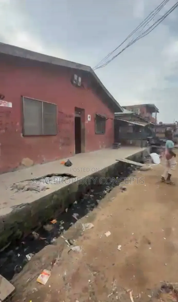 Full Plot of Land for Sale Off Ogo Oluwa Bariga Lagos in Bariga / Shomolu