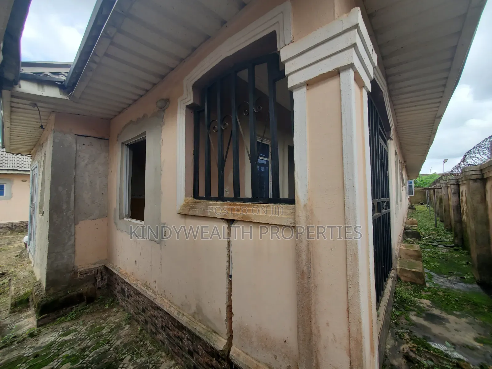 20bdrm Apartment in Agbor, Ikpoba-Okha for sale in Ikpoba-Okha