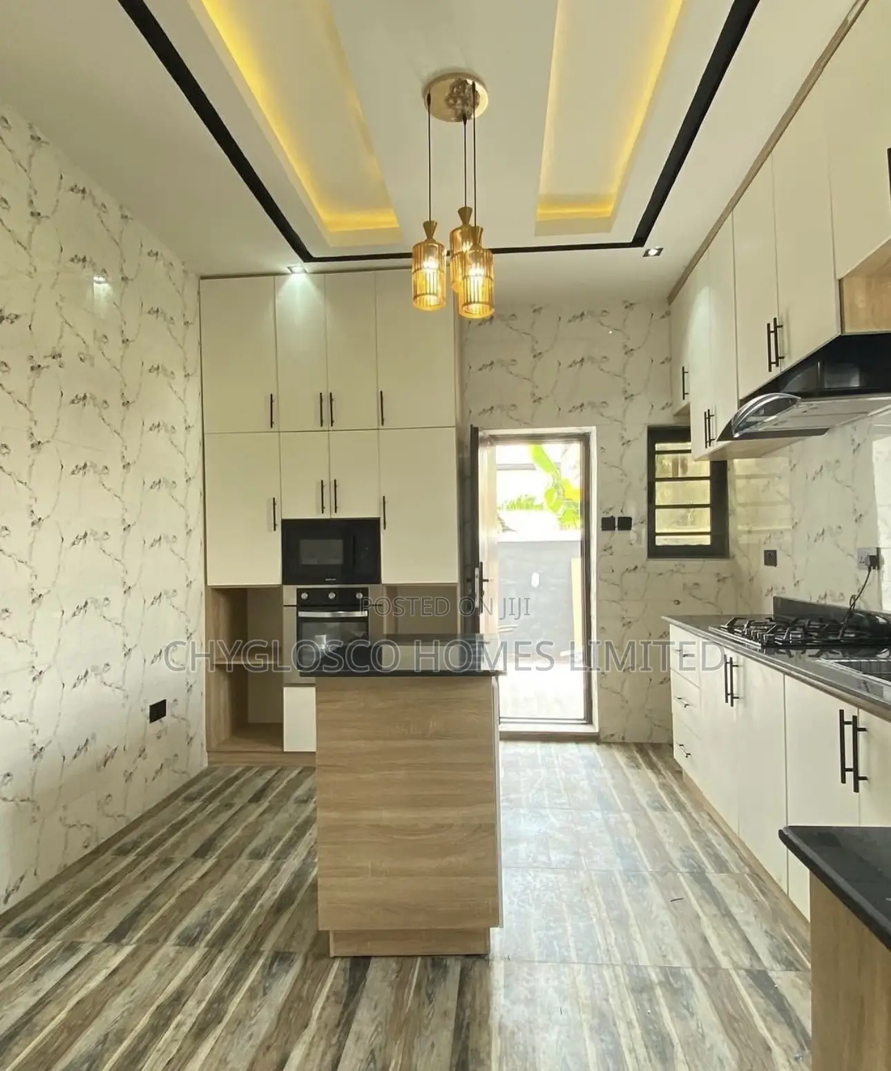 4bdrm Duplex in Ruuodomaya for sale in Ruuodomaya