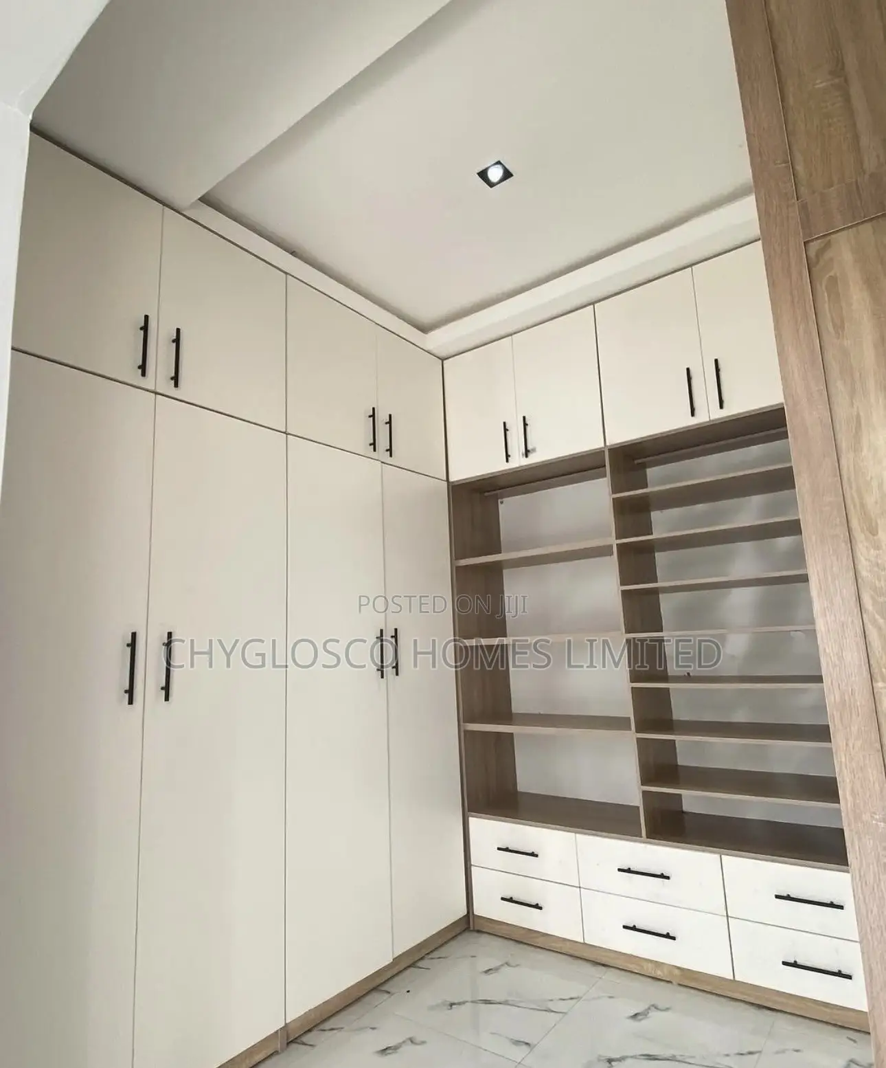 4bdrm Duplex in Ruuodomaya for sale in Ruuodomaya