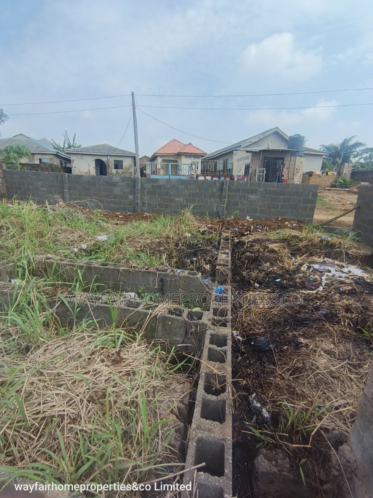 Half Plot of Land 60ft by 60ft for Sale in Ayobo Lagos in Ayobo