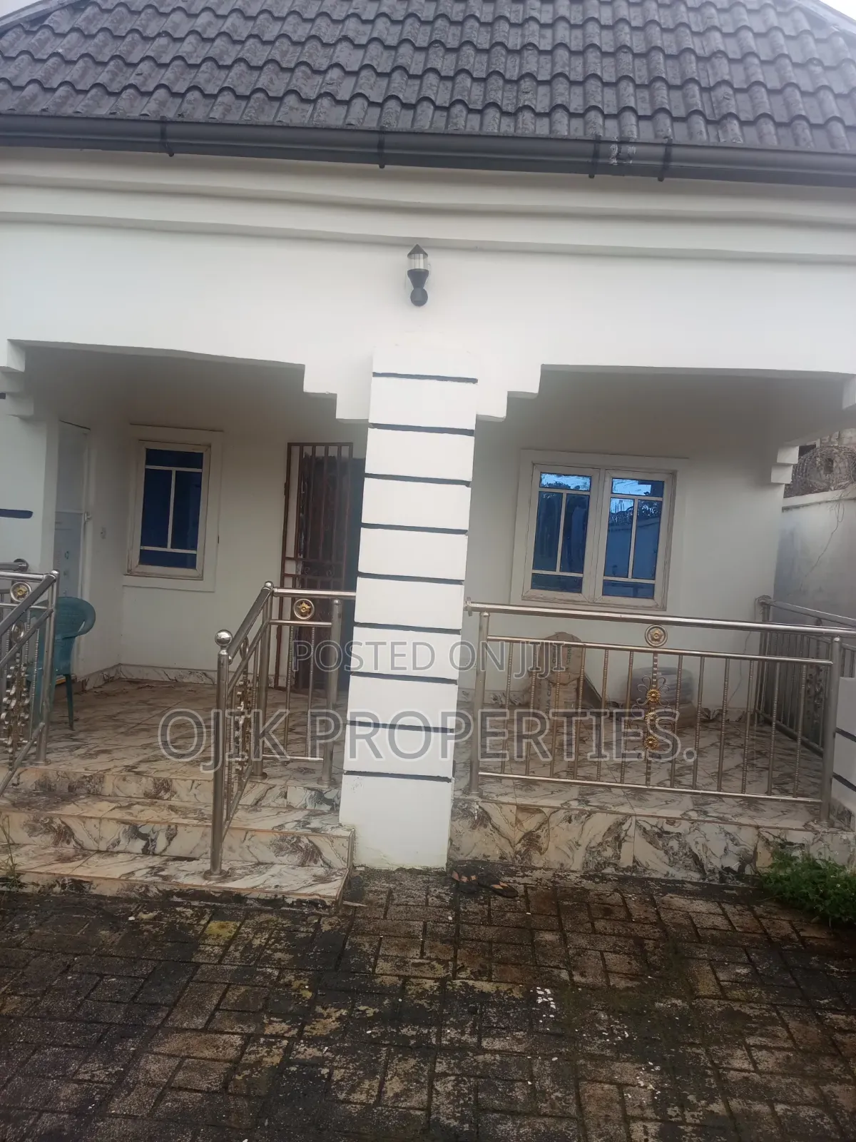 3bdrm Bungalow in Ojik Properties, Owerri for sale in Owerri