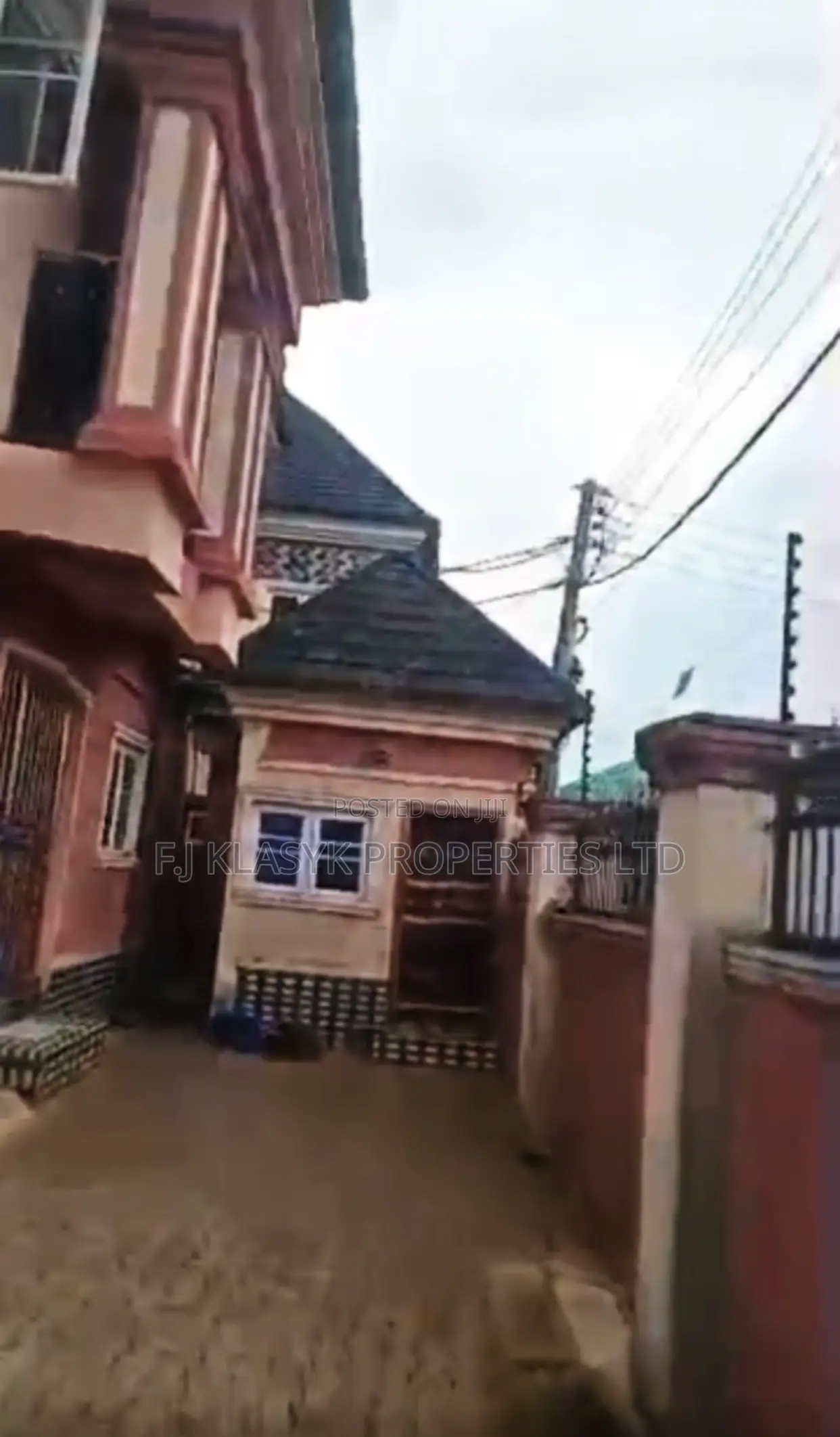 12bdrm House in Benin City for sale in Benin City