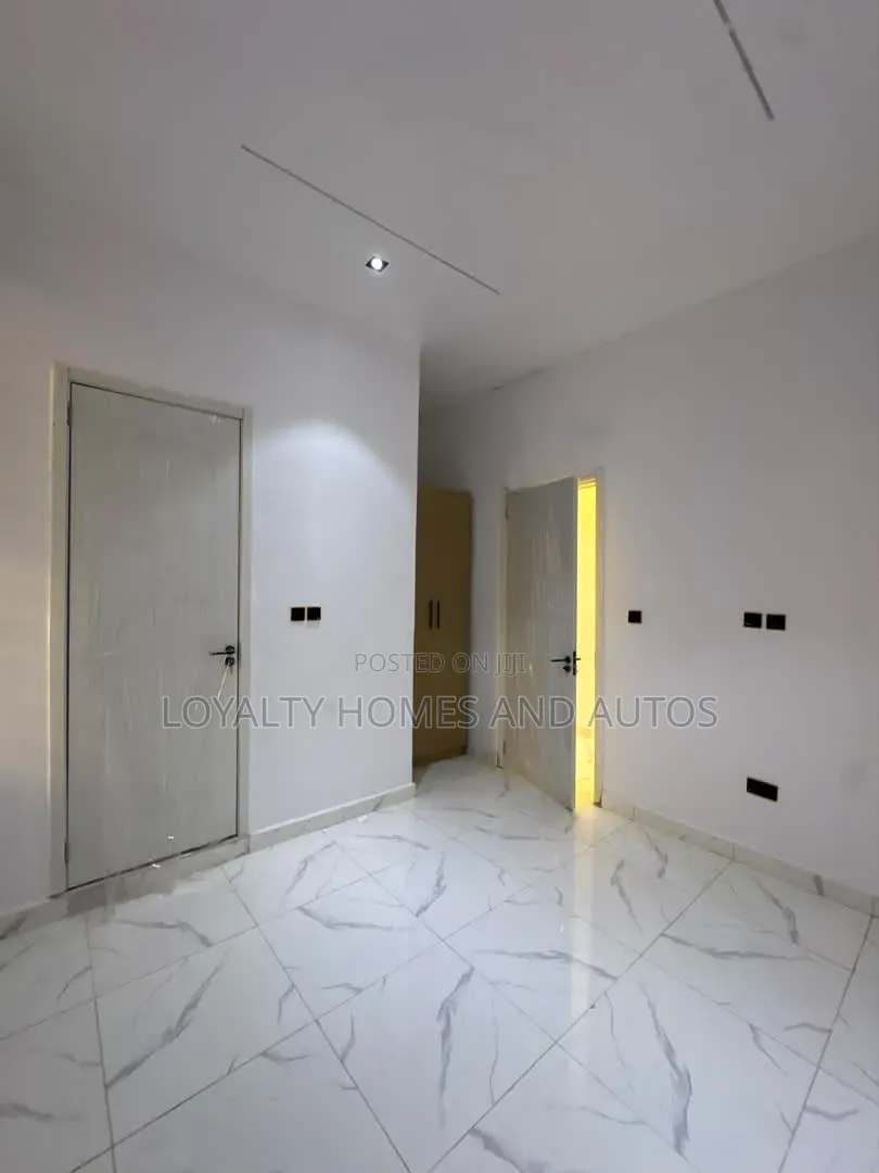 3bdrm House in Opebi for sale in Opebi