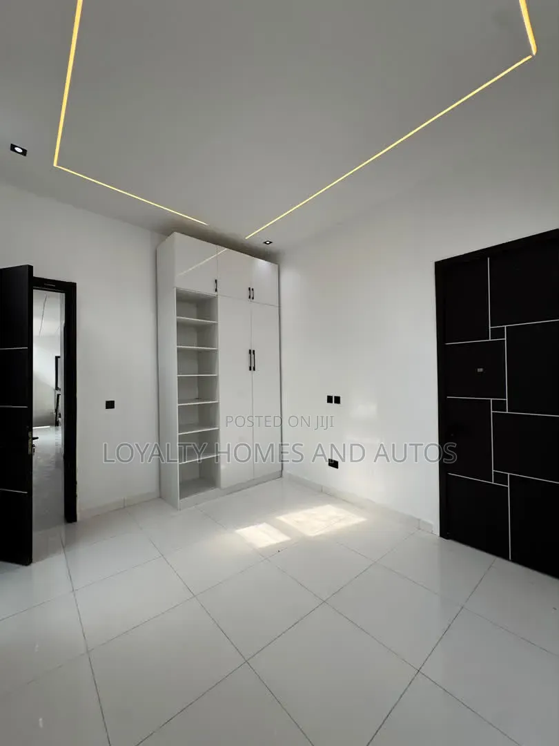 3bdrm House in Opebi for sale in Opebi