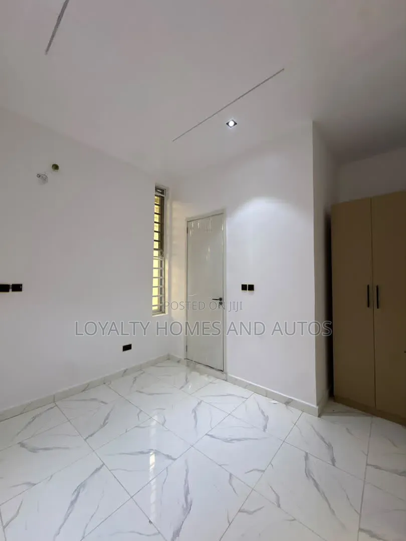 3bdrm House in Opebi for sale in Opebi