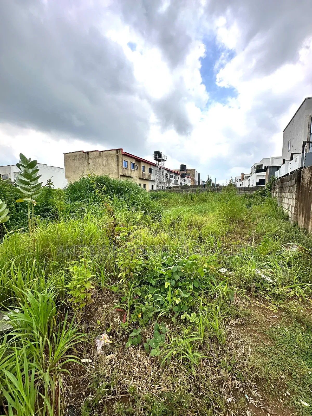 300sqm of Land for Fully Detached Duplex With Bq in Life Camp