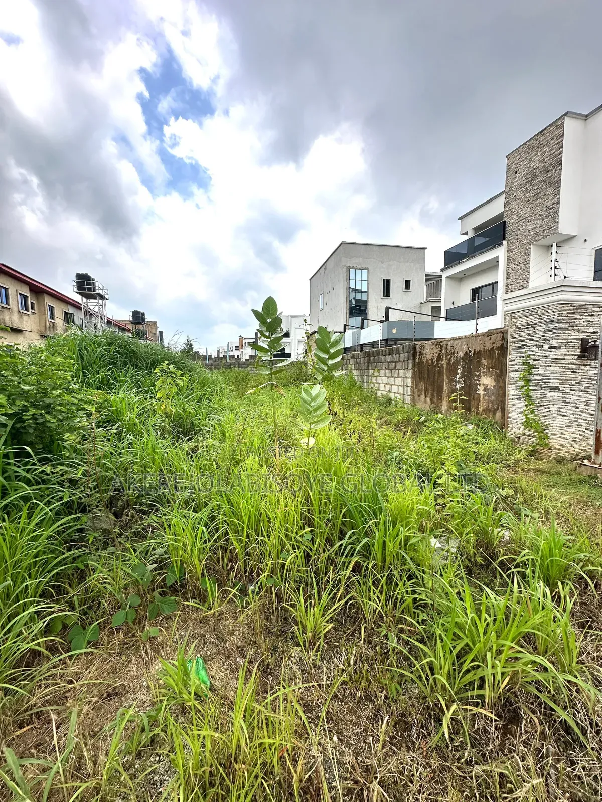 300sqm of Land for Fully Detached Duplex With Bq in Life Camp