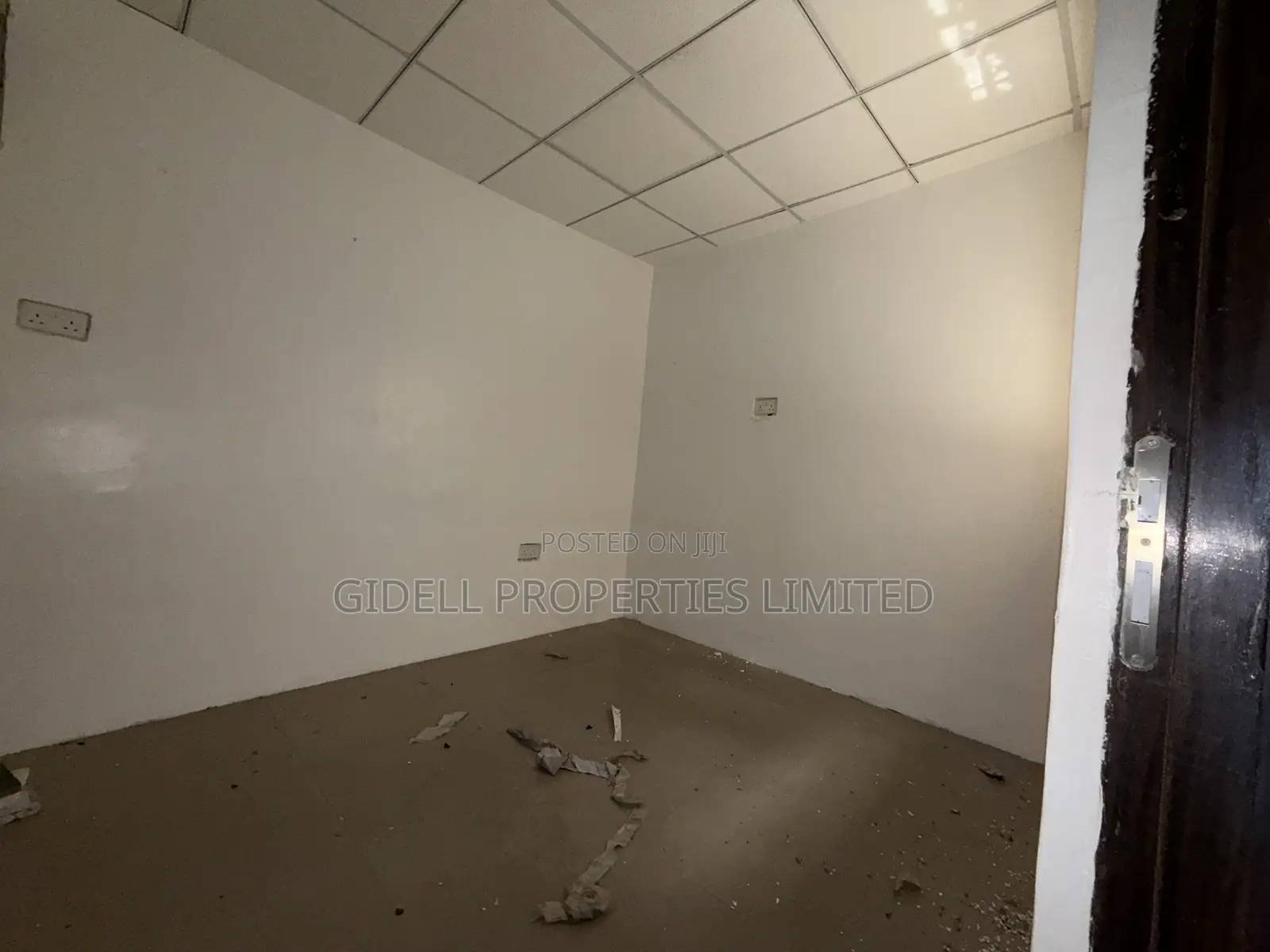 60SQM Office / Shop Space on the Second Floor in Wuse 2