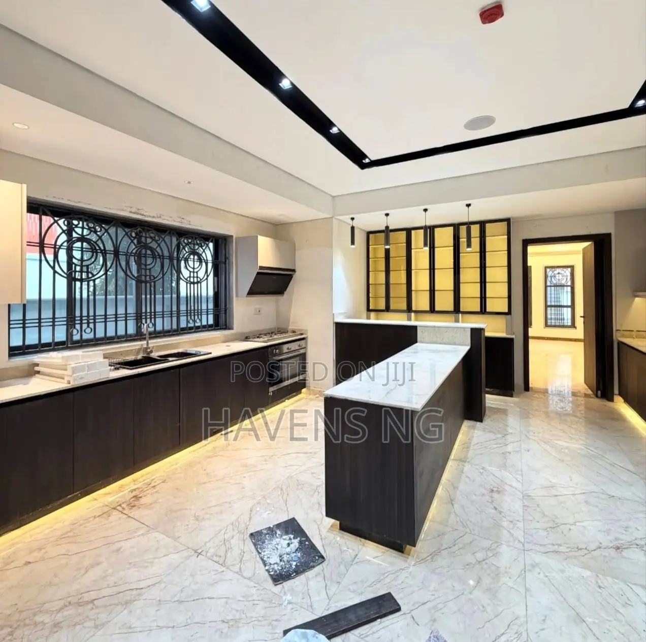 7bdrm Mansion in Maitama for sale in Maitama