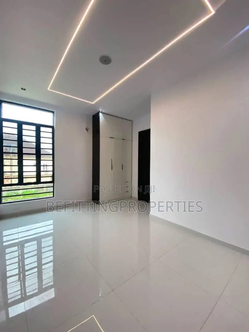 5bdrm Duplex in Lekki for sale in Lekki