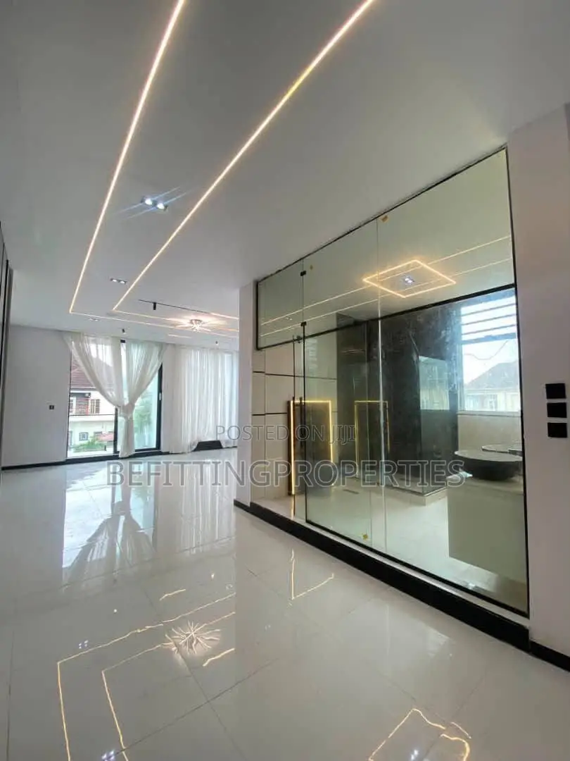 5bdrm Duplex in Lekki for sale in Lekki