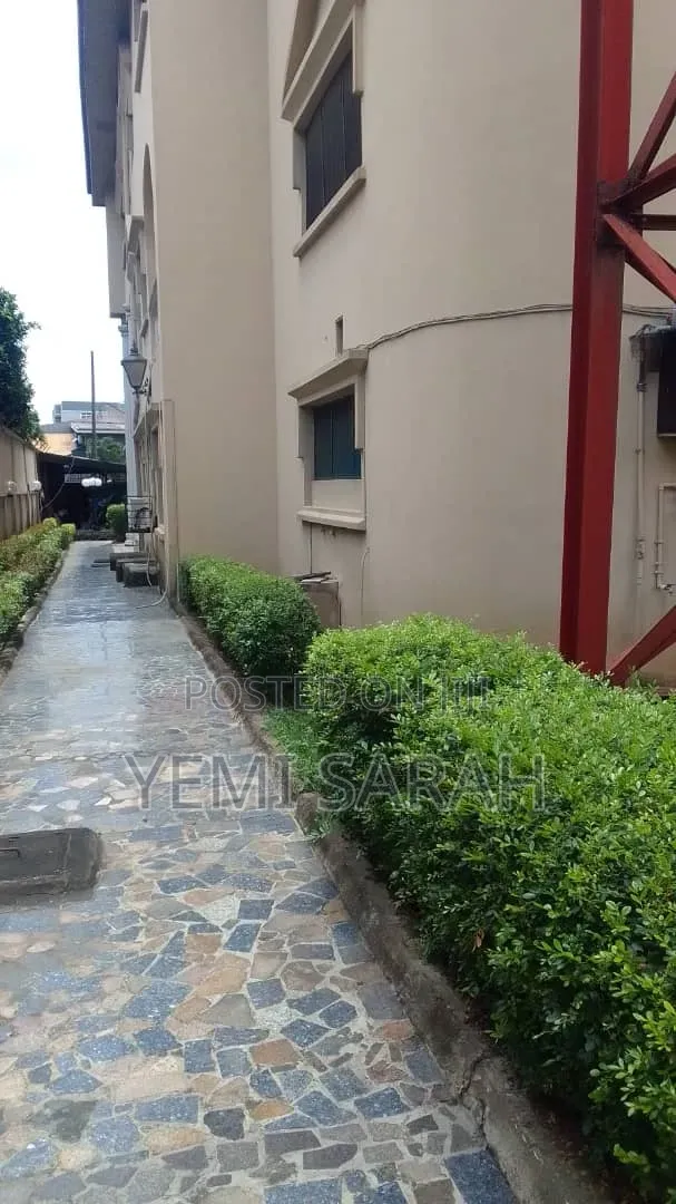8bdrm Duplex in Abacha for rent in Abacha Estate