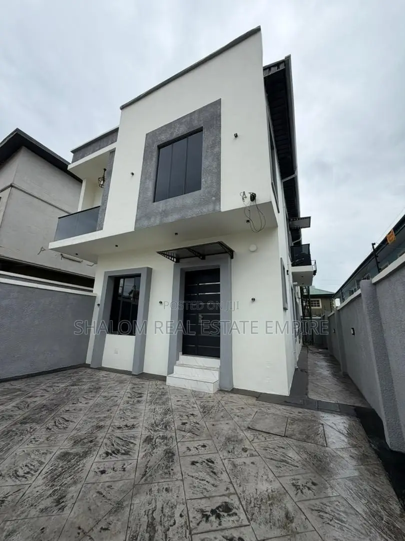 4bdrm Duplex in Gateway Zone Estate for sale in GRA Phase 1