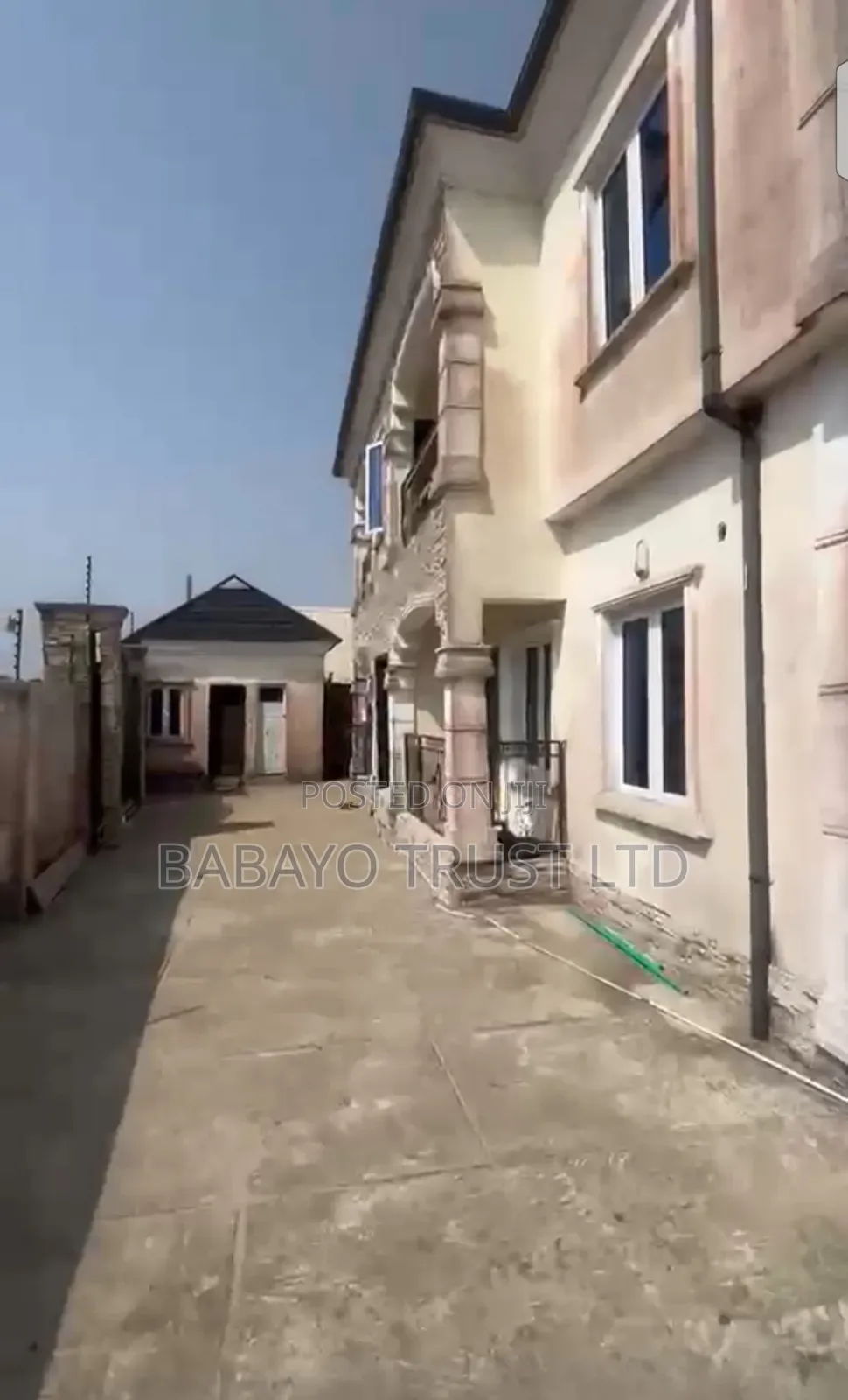 8bdrm Block of Flats in Ibeju-Agbe for sale in Ibeju-Agbe