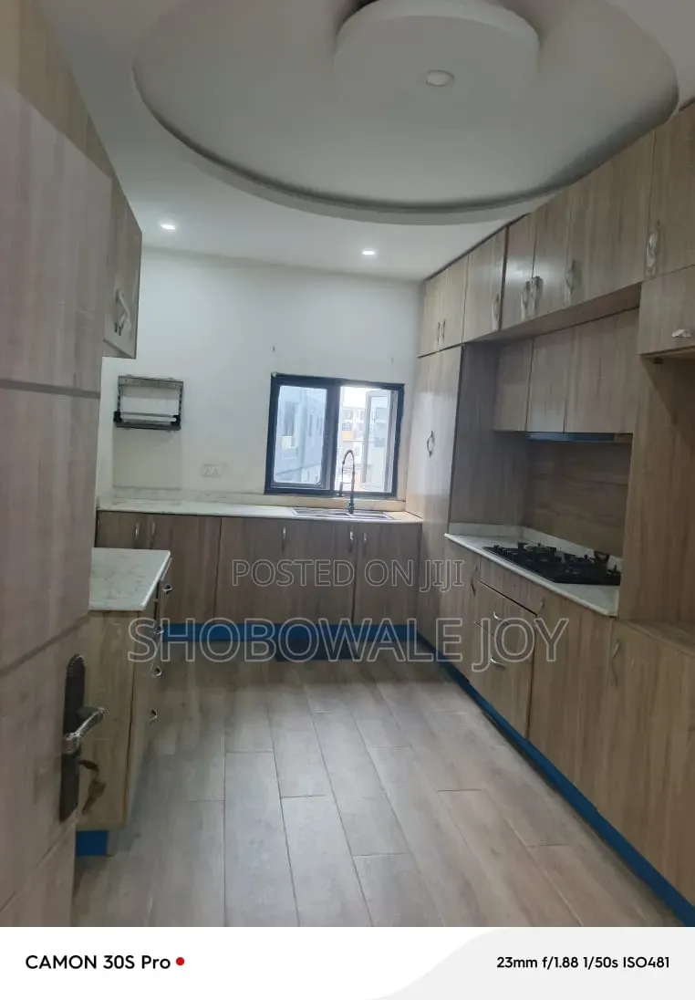 3bdrm Block of Flats in Conservation Road, Lekki Expressway for rent in Lekki Expressway