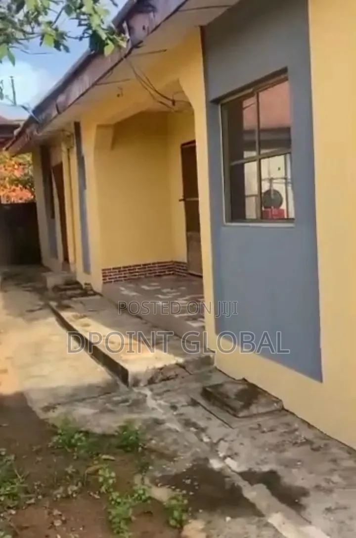 5bdrm Bungalow in Not Estate, Ayobo for sale in Ayobo