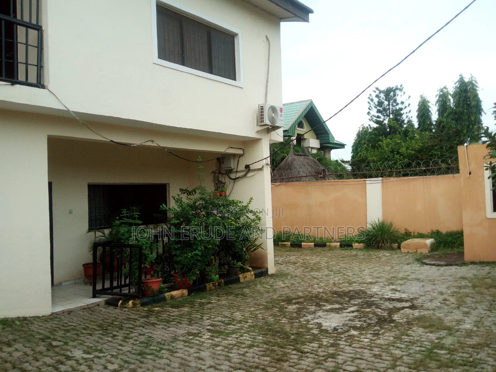 2bdrm Bungalow in Gwarinpa Abuja, Life Camp for rent in Life Camp