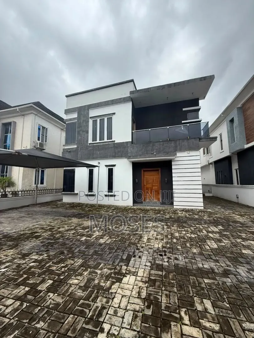 5bdrm Duplex in Megamound Estate, Ikota for sale in Ikota