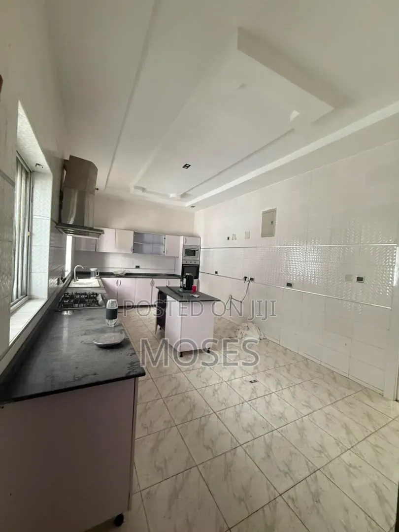 5bdrm Duplex in Megamound Estate, Ikota for sale in Ikota