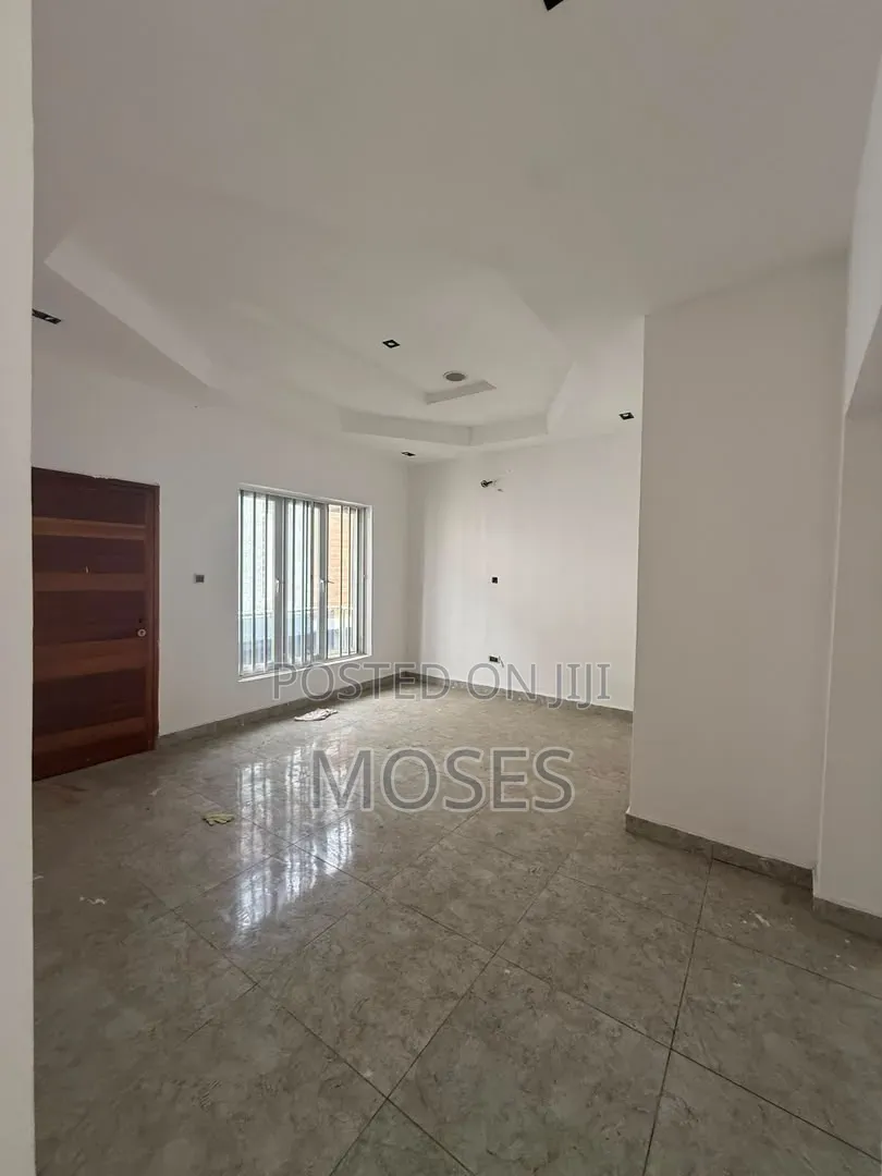 5bdrm Duplex in Megamound Estate, Ikota for sale in Ikota