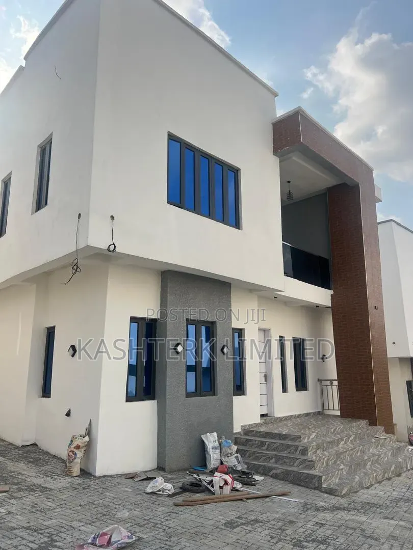 5bdrm Duplex in Guzape for sale in Guzape District