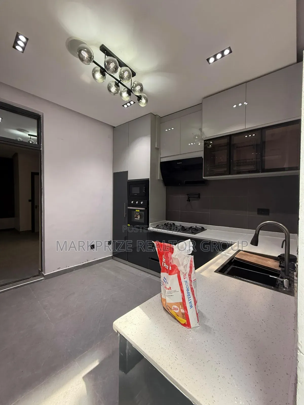 4bdrm Duplex in Surulere Lagos for sale in Aguda / Surulere