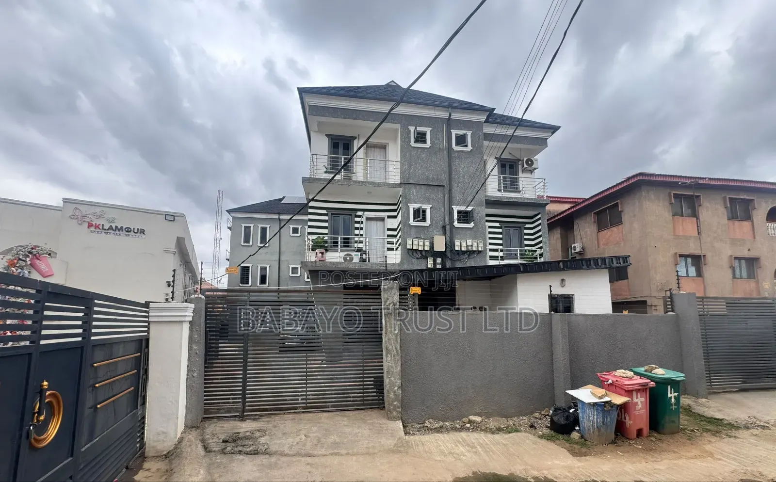 2bdrm Apartment in Adekoya, Ogba GRA for sale in Ogba GRA