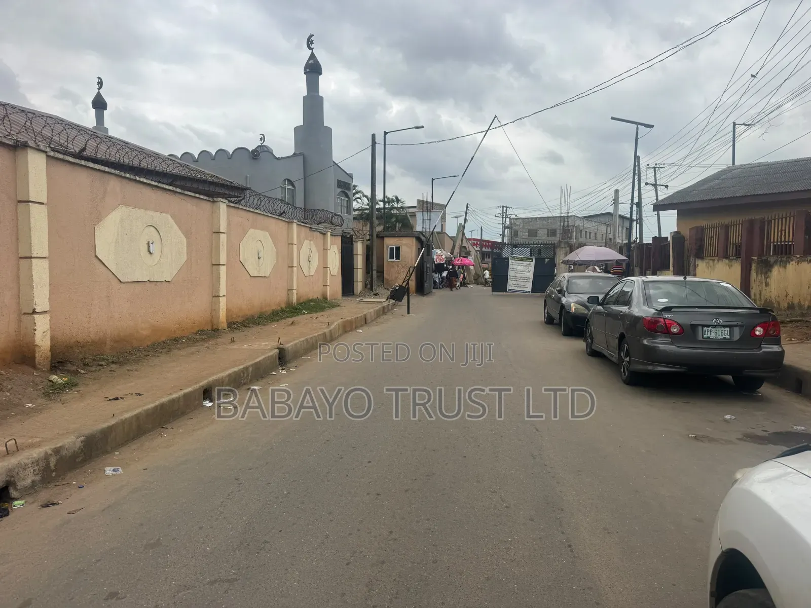 2bdrm Apartment in Adekoya, Ogba GRA for sale in Ogba GRA