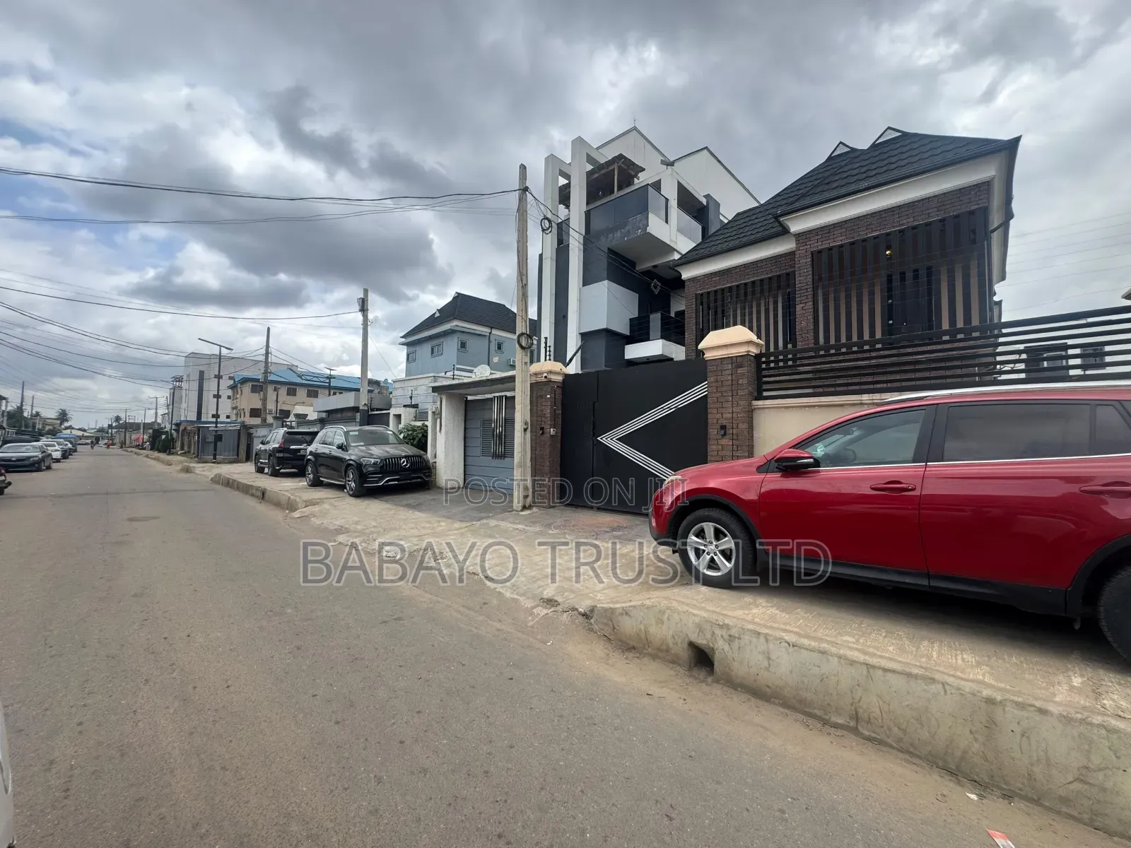 2bdrm Apartment in Adekoya, Ogba GRA for sale in Ogba GRA