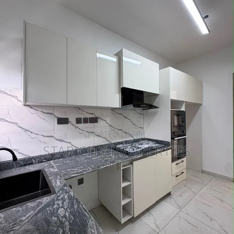 2bdrm Apartment in Chevron for sale in Chevron