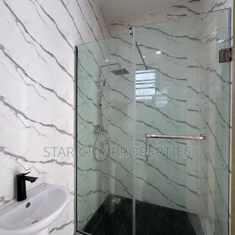 2bdrm Apartment in Chevron for sale in Chevron