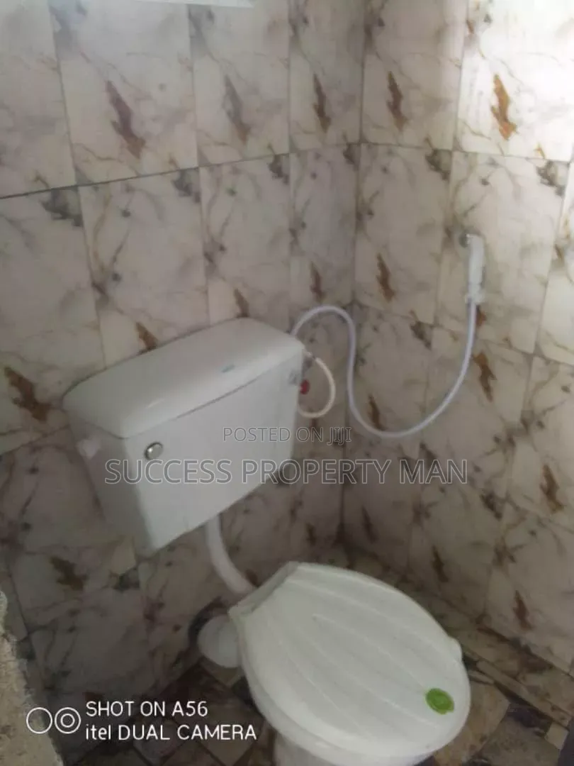 3bdrm Block of Flats in Mgbesularu, Rumuodara for rent in Rumuodara