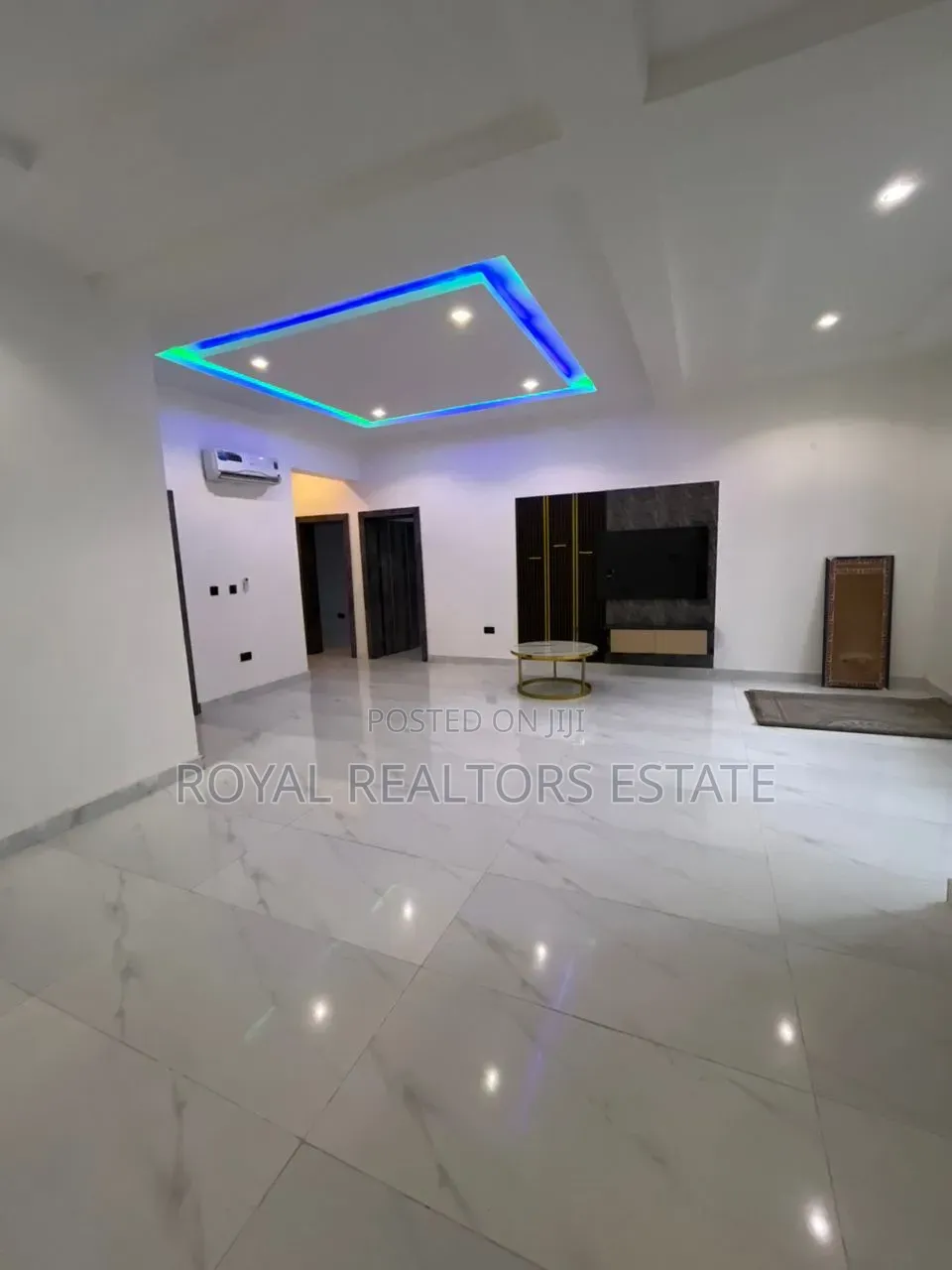 2bdrm Apartment in Tarred Road, Durumi for rent in Durumi