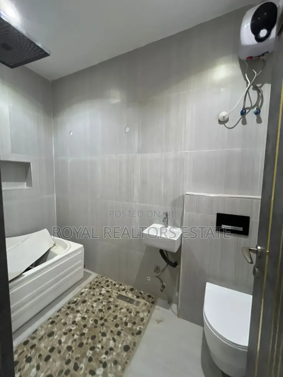 2bdrm Apartment in Tarred Road, Durumi for rent in Durumi