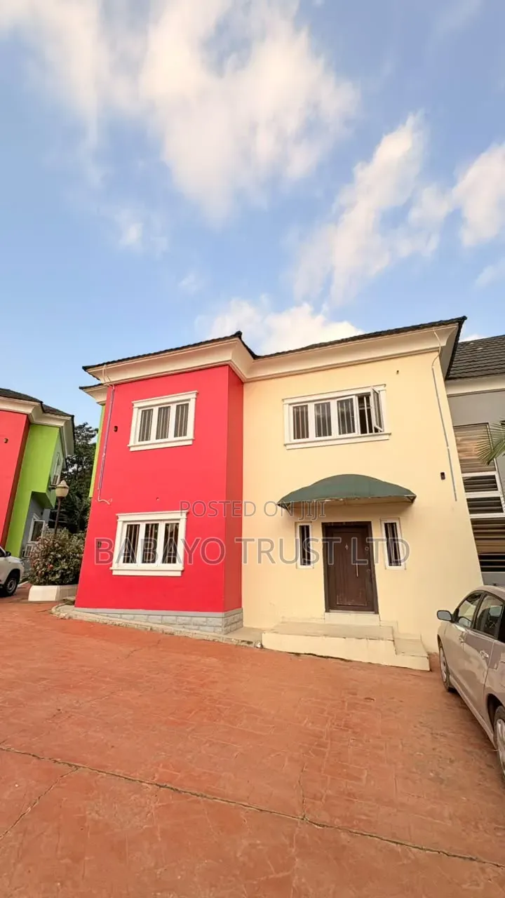 4bdrm Duplex in Jericho for rent in Jericho