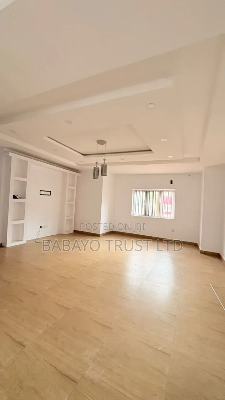 4bdrm Duplex in Jericho for rent in Jericho