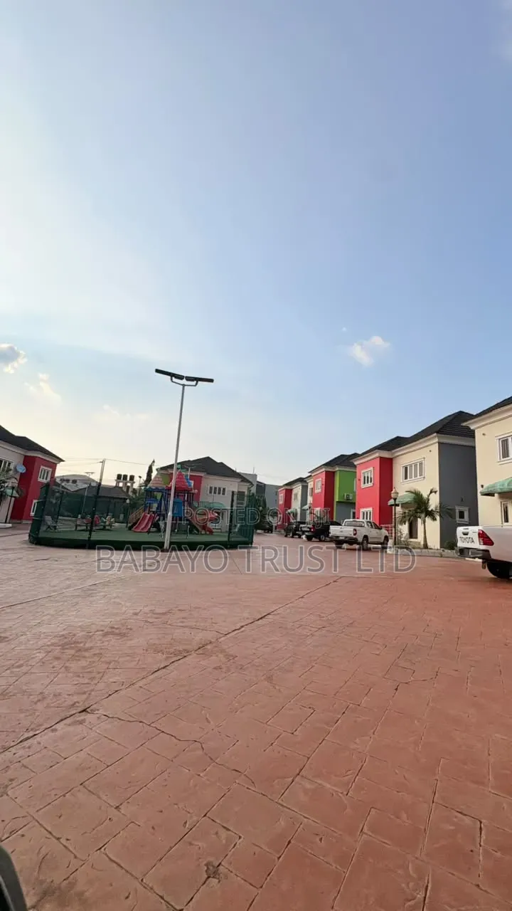 4bdrm Duplex in Jericho for rent in Jericho