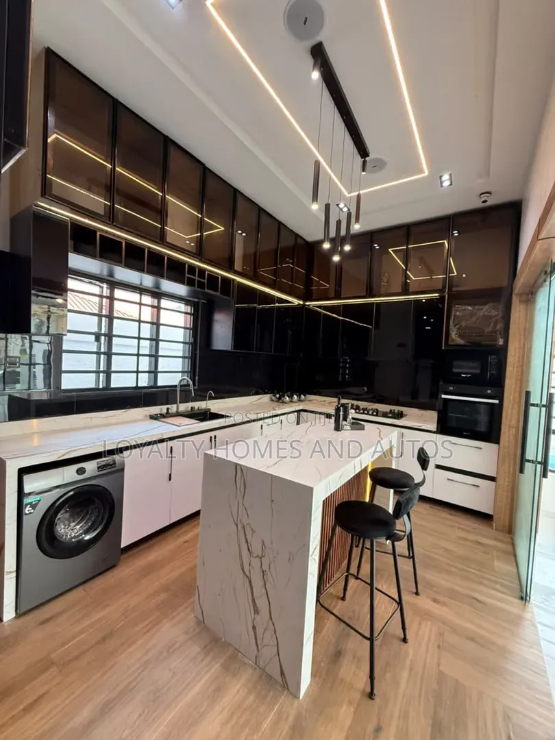 5bdrm Duplex in Sangotedo for sale in Sangotedo