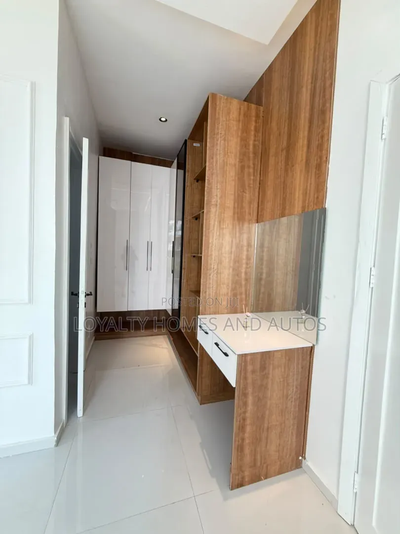 5bdrm Duplex in Sangotedo for sale in Sangotedo