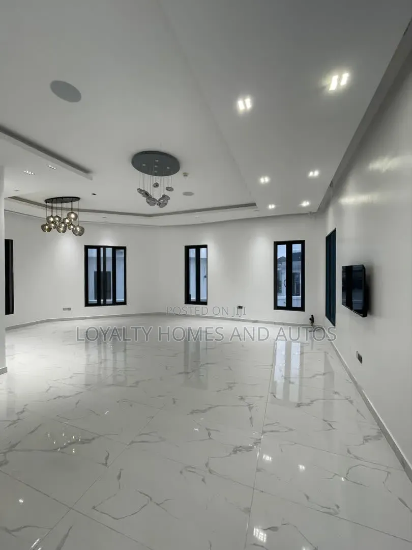 7bdrm Duplex in Osapa london for sale in Osapa london