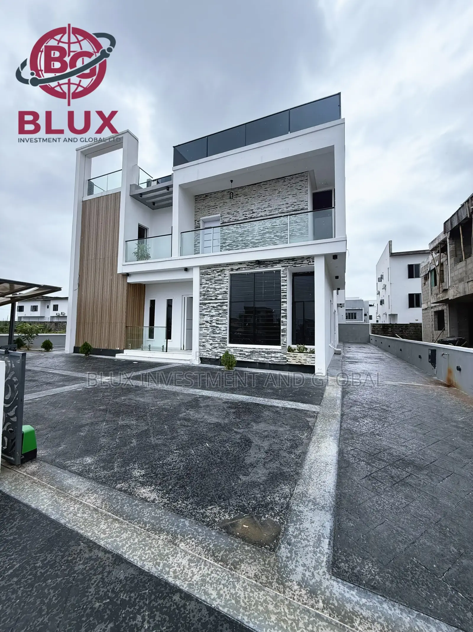 7bdrm Villa in Champlin Court for sale in Abraham Adesanya Estate