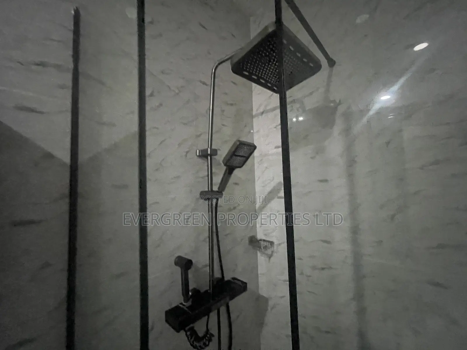 Furnished 3bdrm Apartment in Kofo Abayomi for sale in Kofo Abayomi