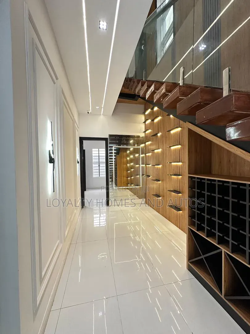 5bdrm Duplex in Lekki Phase 1 for sale in Lekki Phase 1