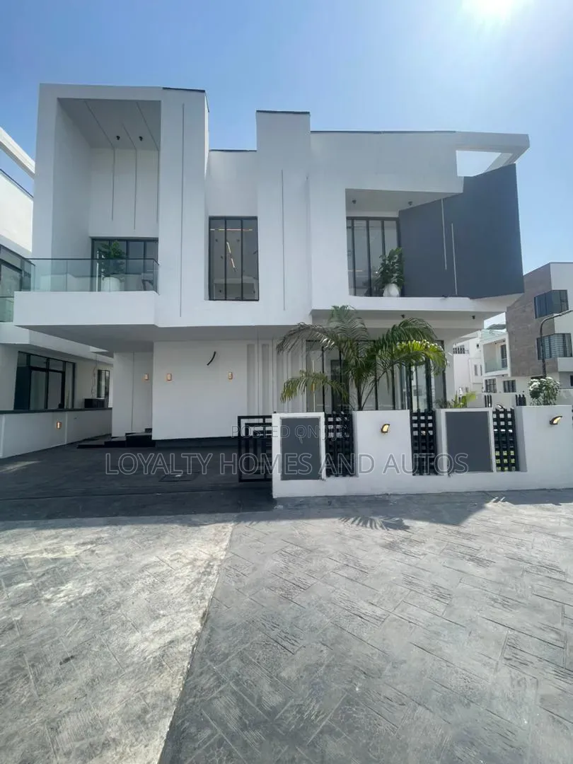 5bdrm Duplex in Chevron for sale in Chevron