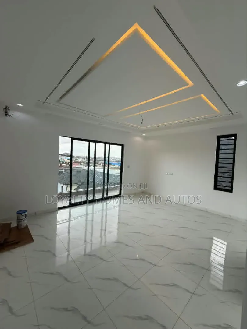 5bdrm Duplex in GRA Phase 1 for sale in GRA Phase 1